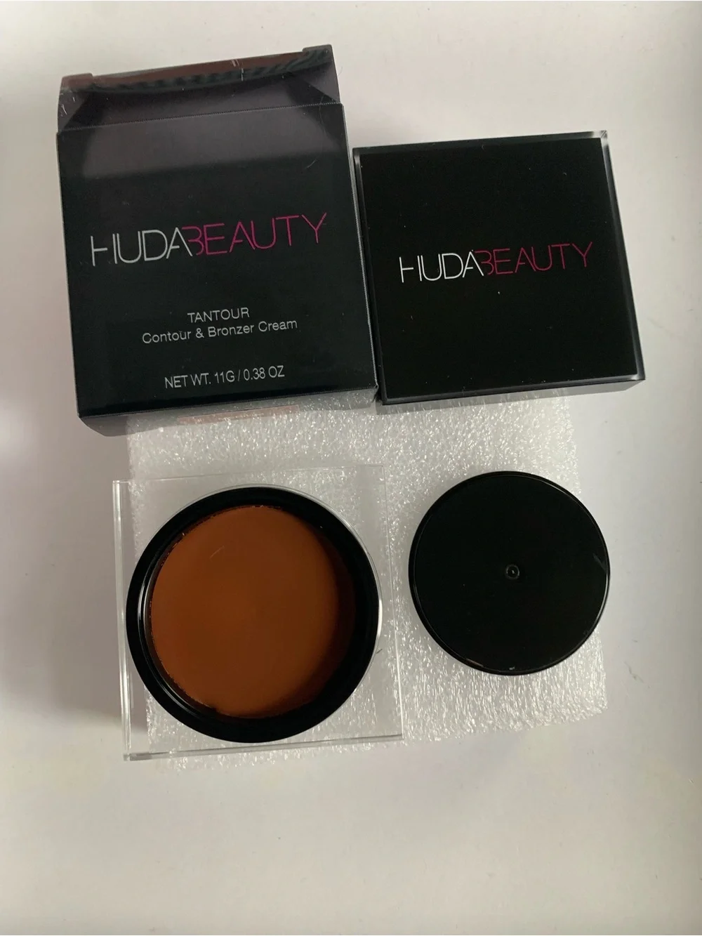 HUDA BEAUTY rich creamy
